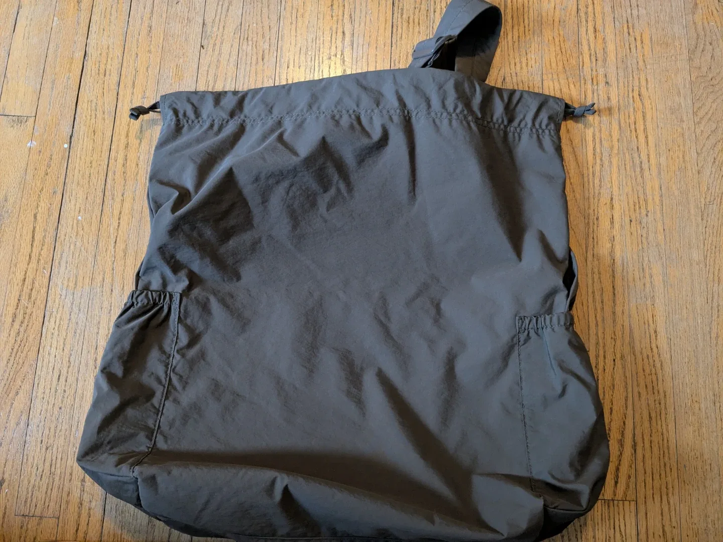 Uniqlo Unisex Drawstring Shoulder Bag - photo 4