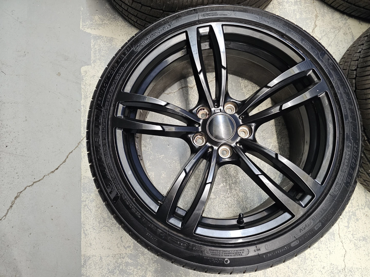 245/40 R19 ALL SEASON TIRES ON ALLOY RIMS - photo 2