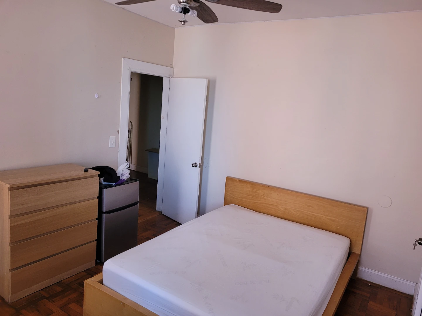 Habitacion Room for rent bronx - photo 2