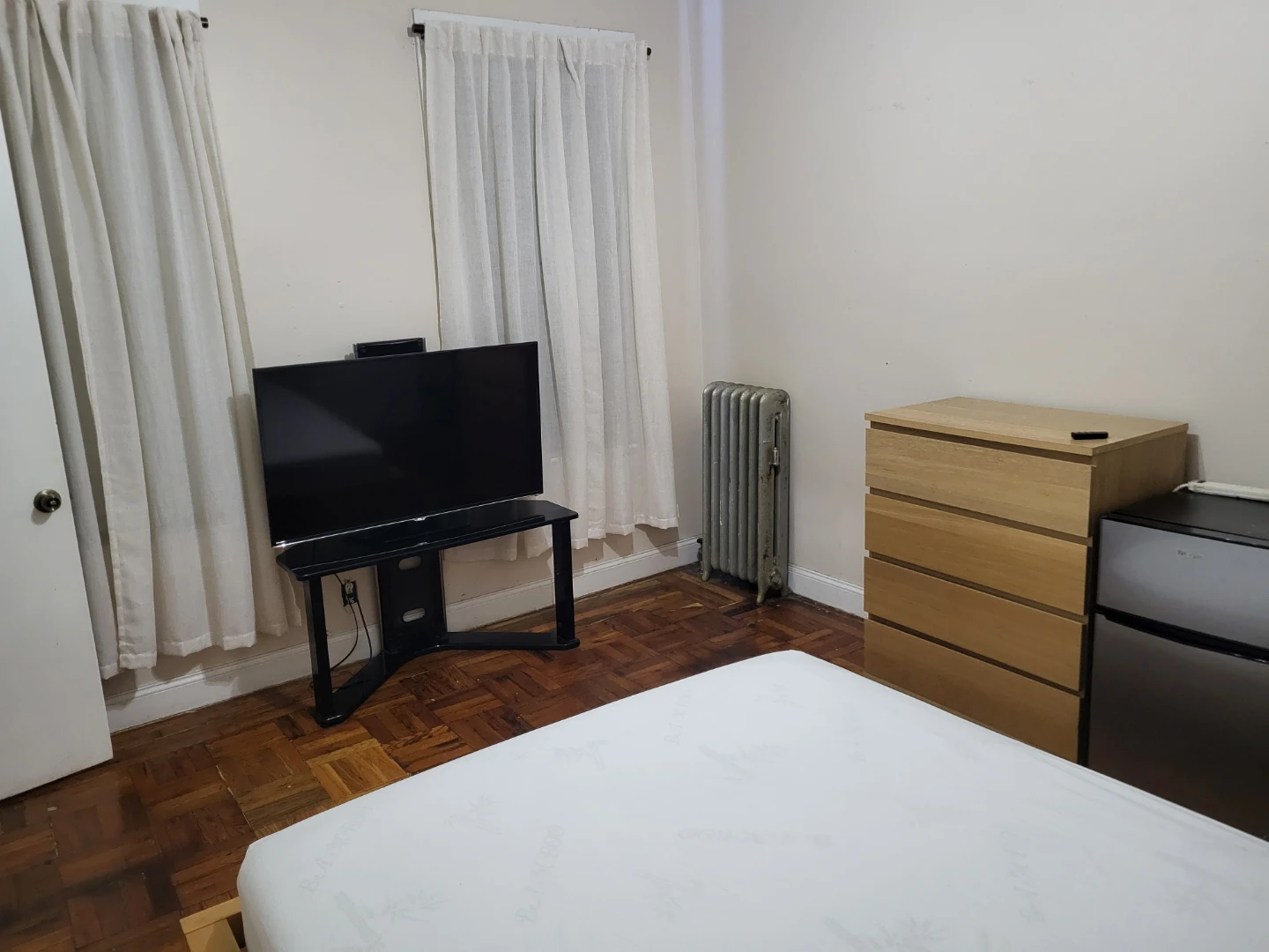 Habitacion Room for rent bronx - photo 3