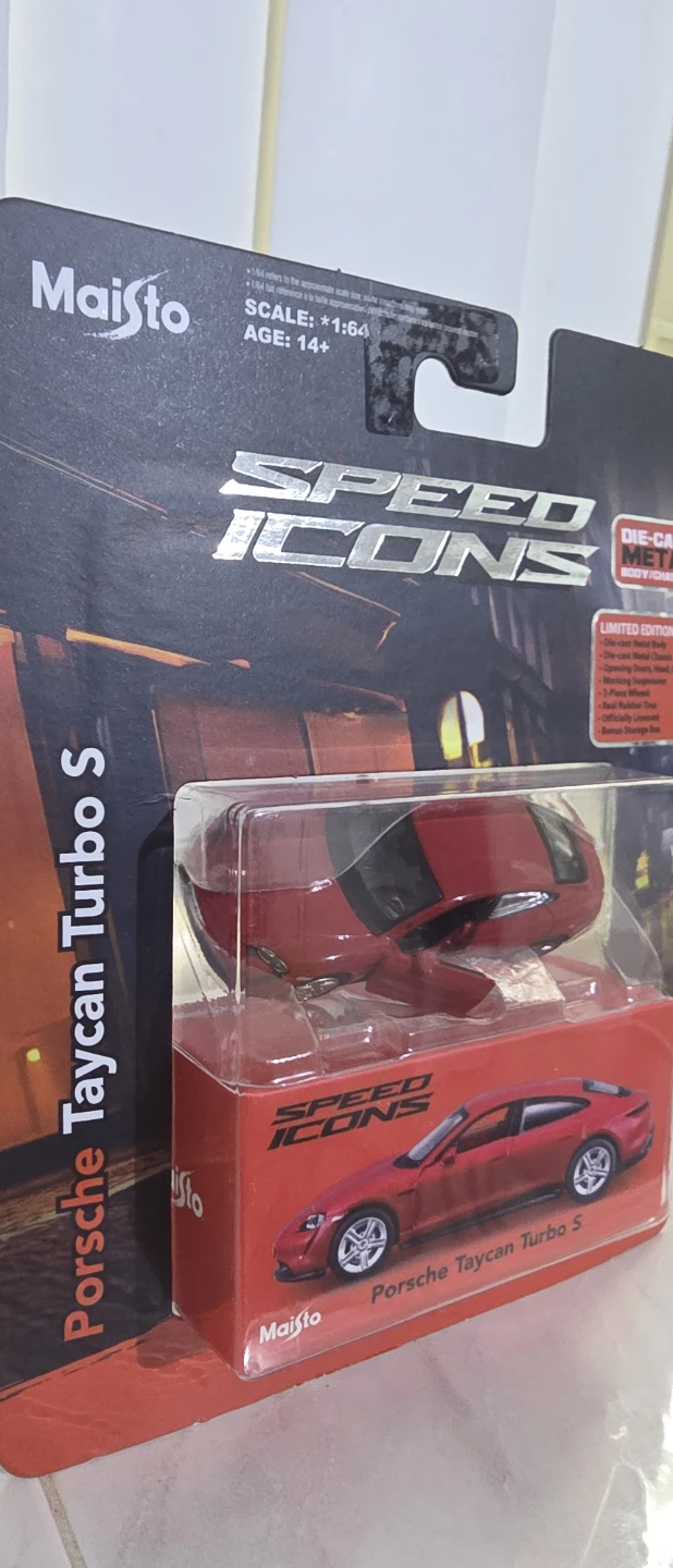 Porsche Taycan Turbo S Die-Cast Car 1:64 Scale - photo 2