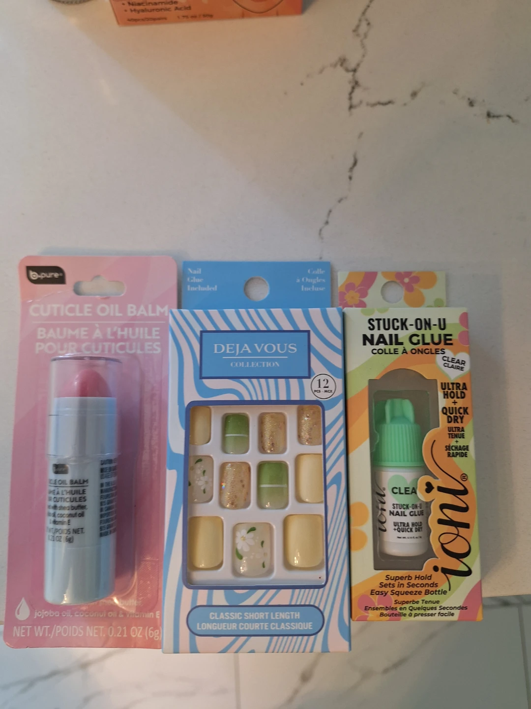 FREE press on nails! + Accessories