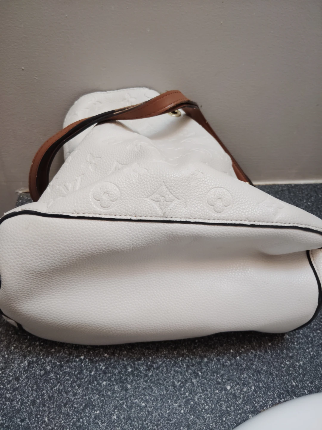 Luis Vuitton Bag - photo 3