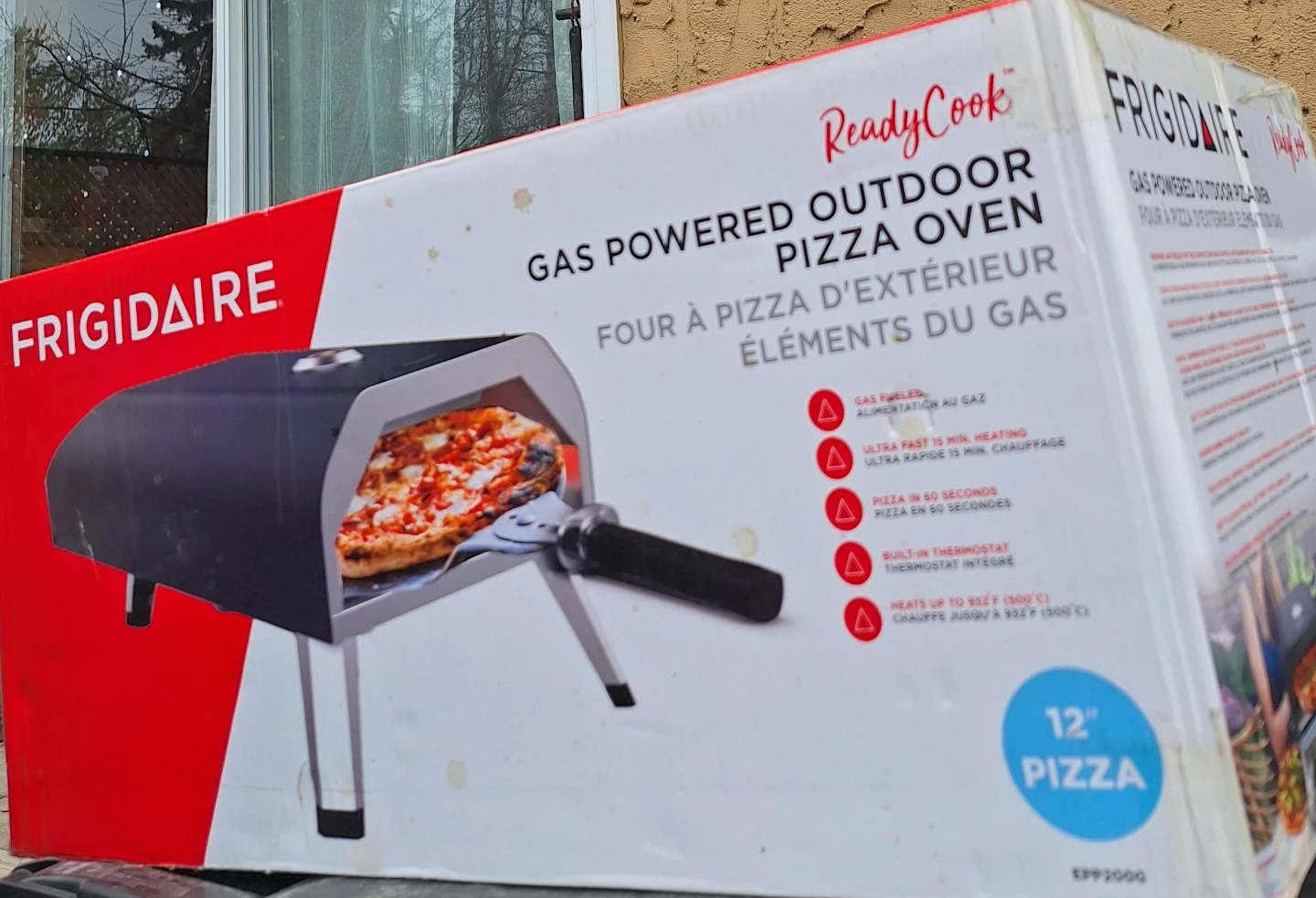 Frigidaire Gas Powered Outdoor Pizza Oven