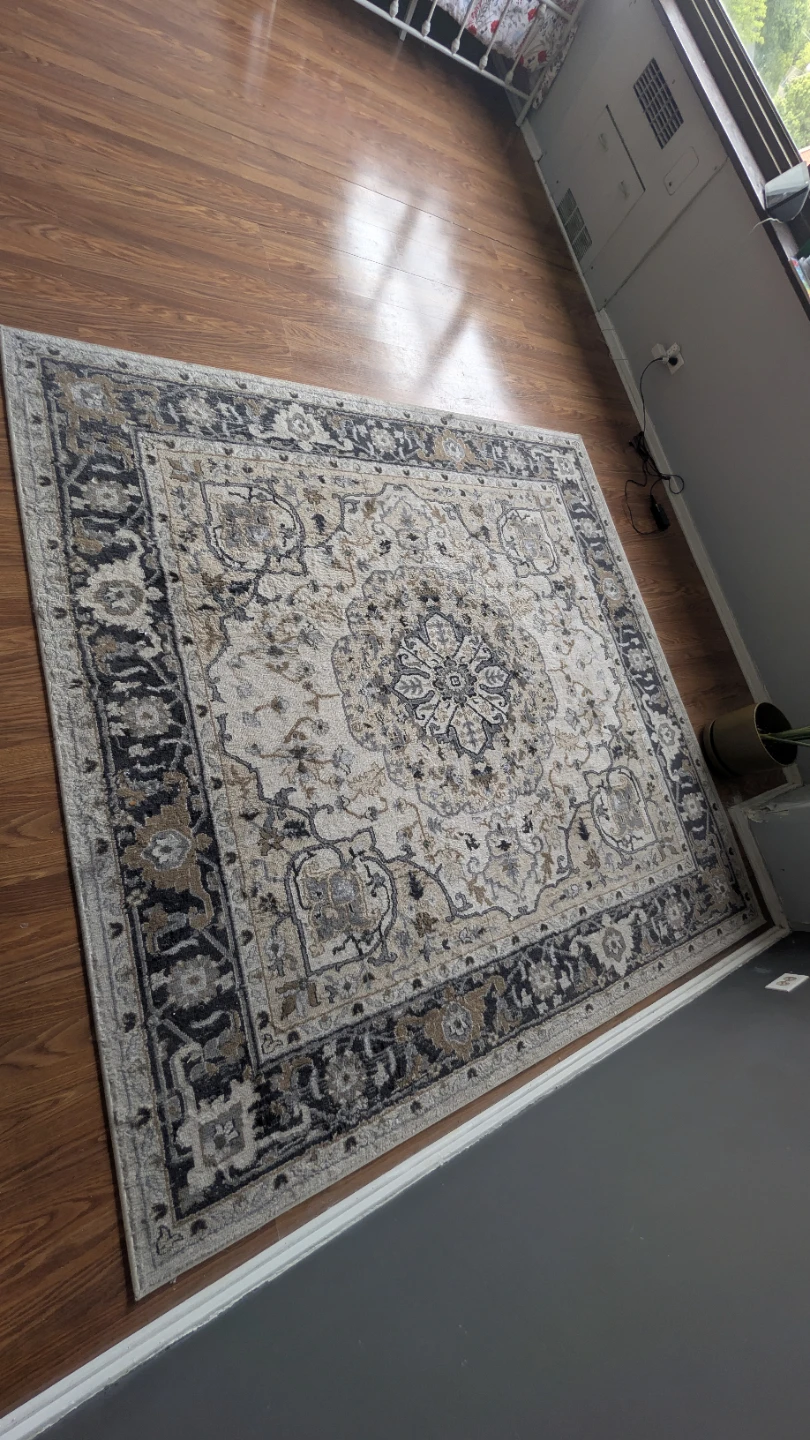 Area Rug square 82" - photo 3