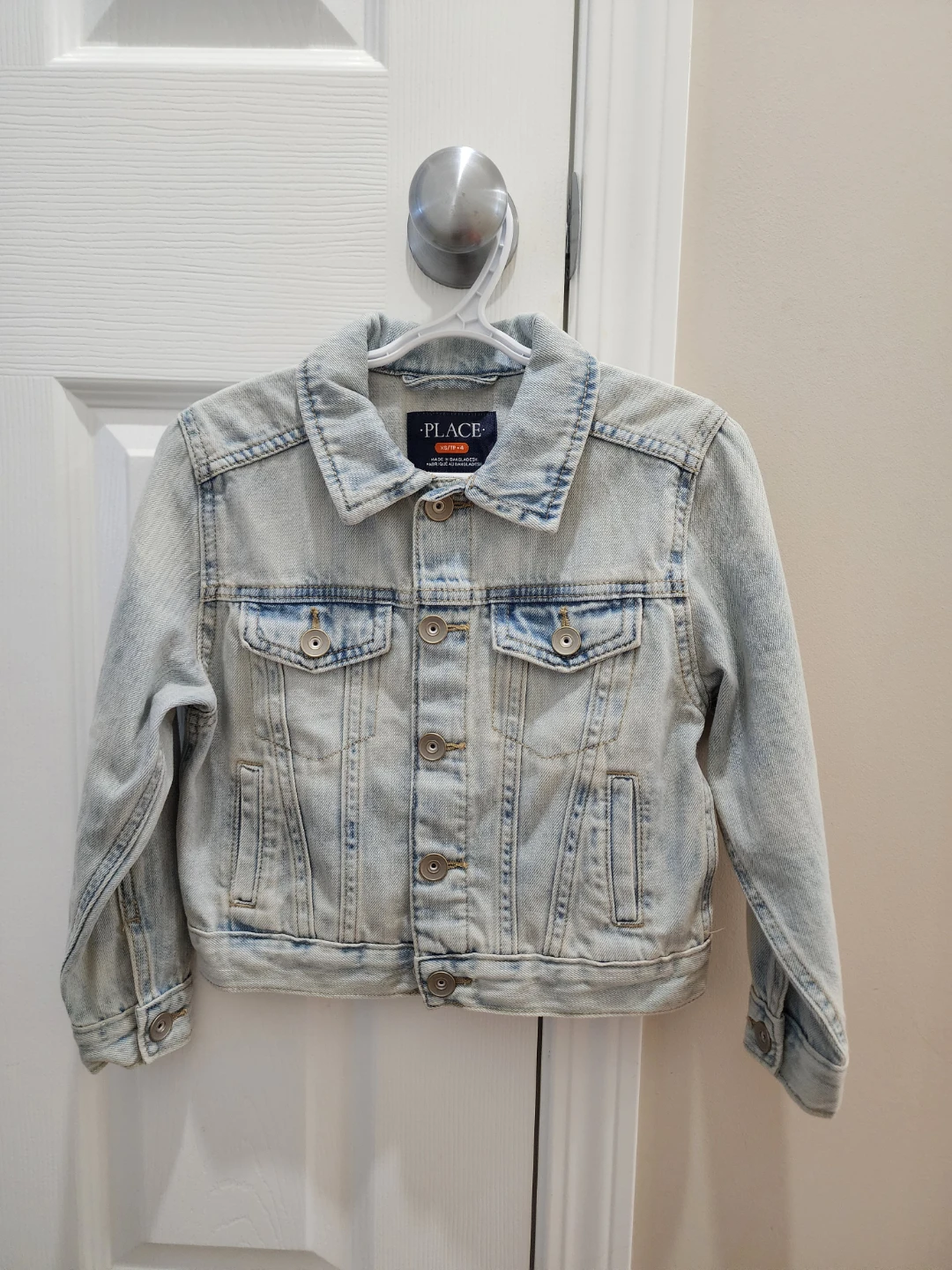 Kids denim jacket size 4 (XS)