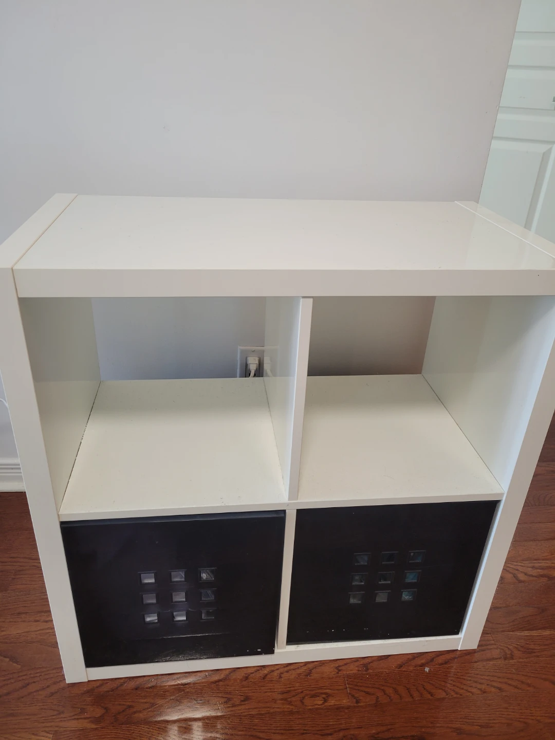 Ikea White 4-Cube Storage Unit with 4Baskets .