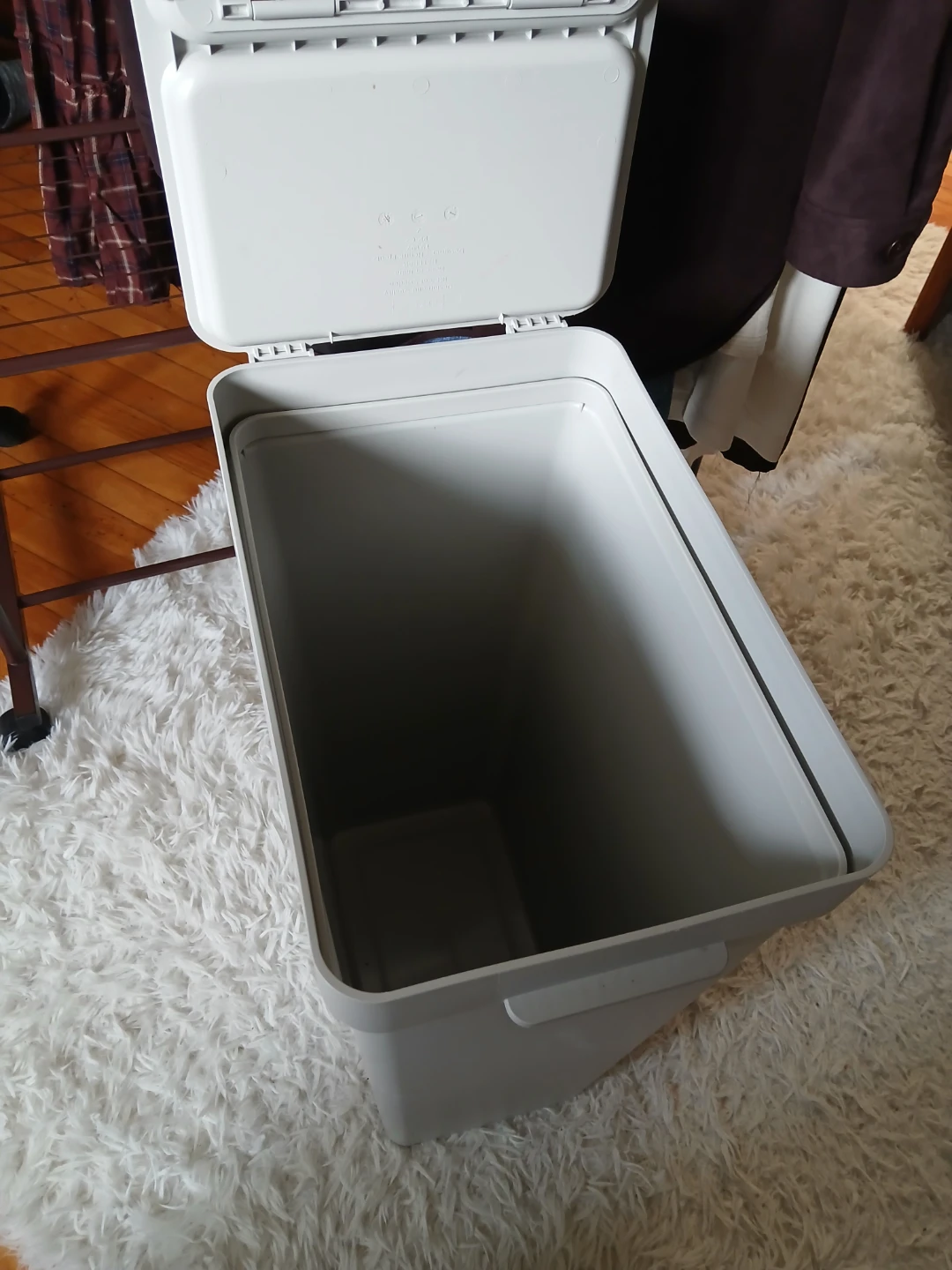 Light Grey Step Trash Can - photo 2