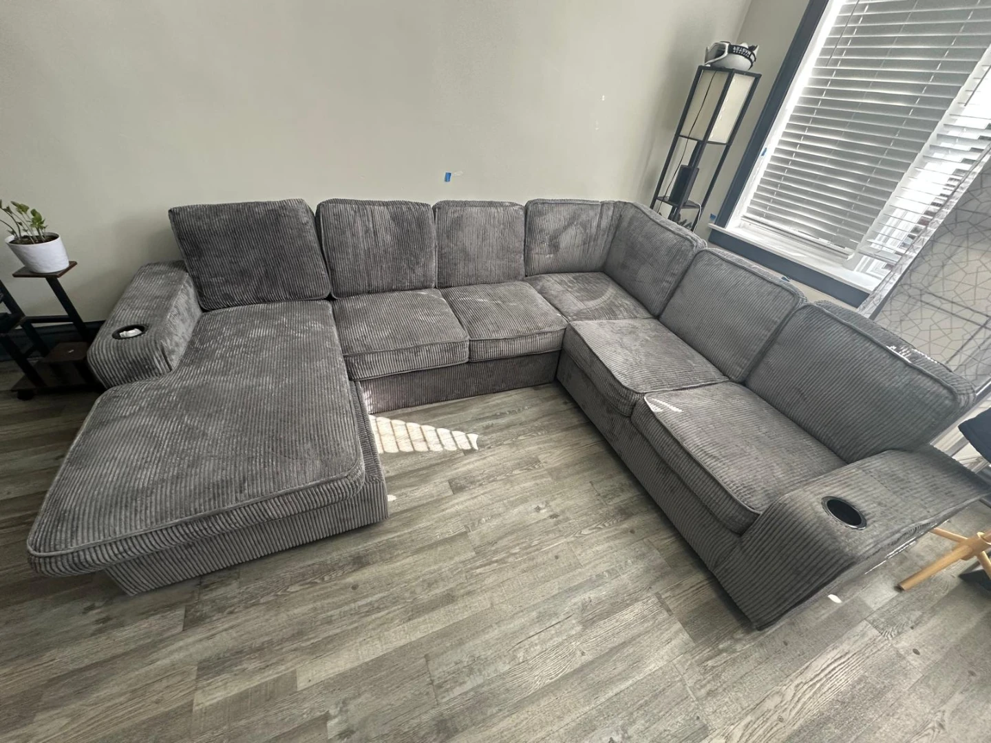 Sofá Nuevo sin uso | Gray Sofa with Cup Holders and USB Ports - photo 3