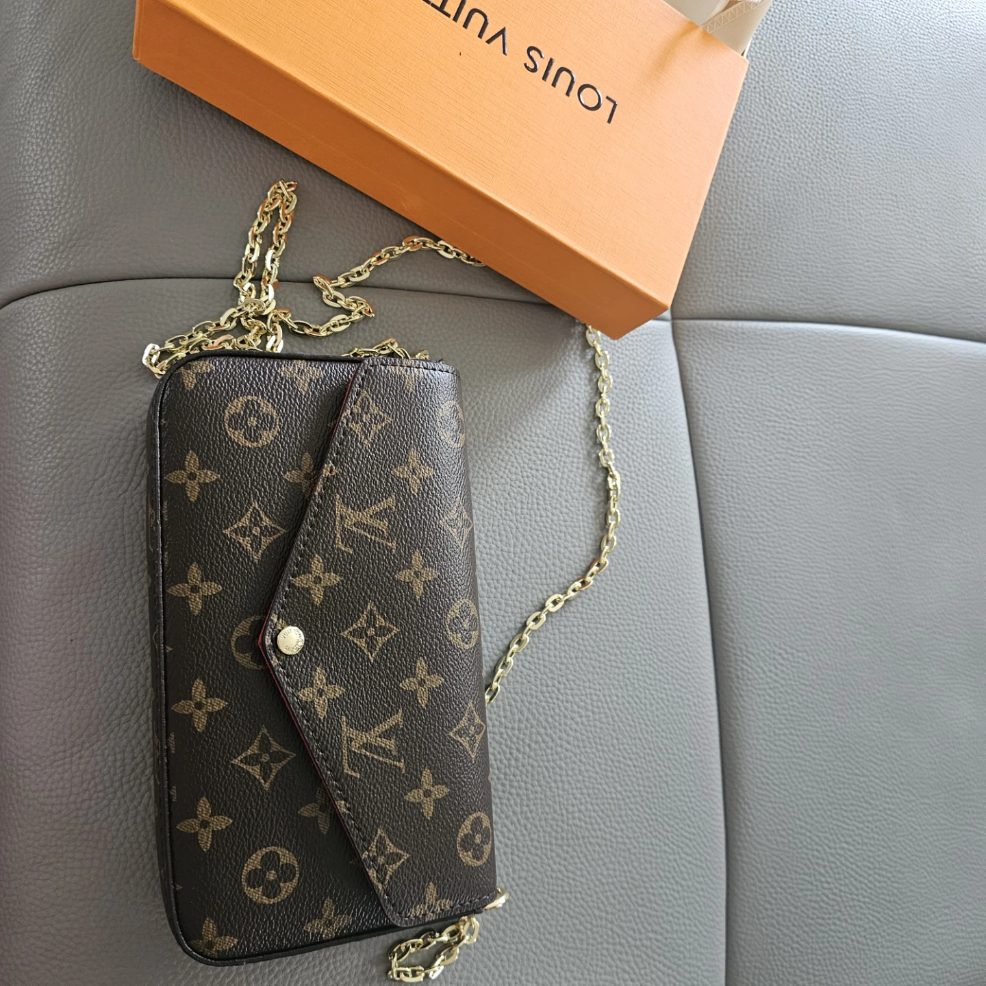 Louis Vuitton Monogram Pochette Wallet with Chain - photo 4