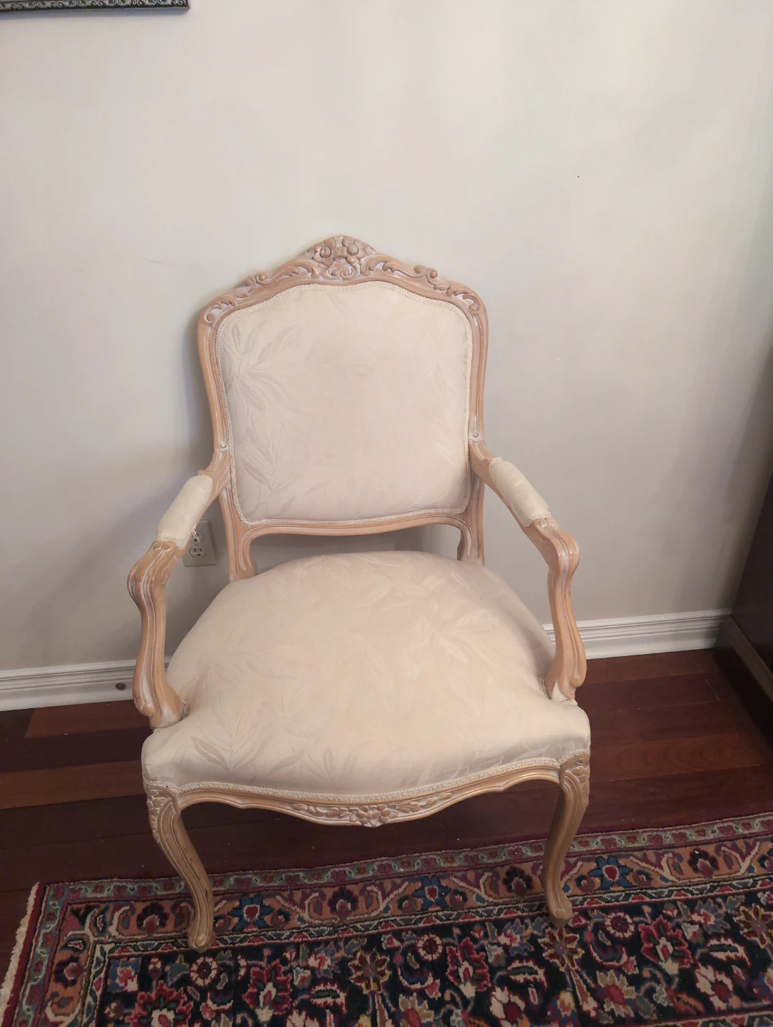 2 Vintage Upholstered Armchairs - photo 2