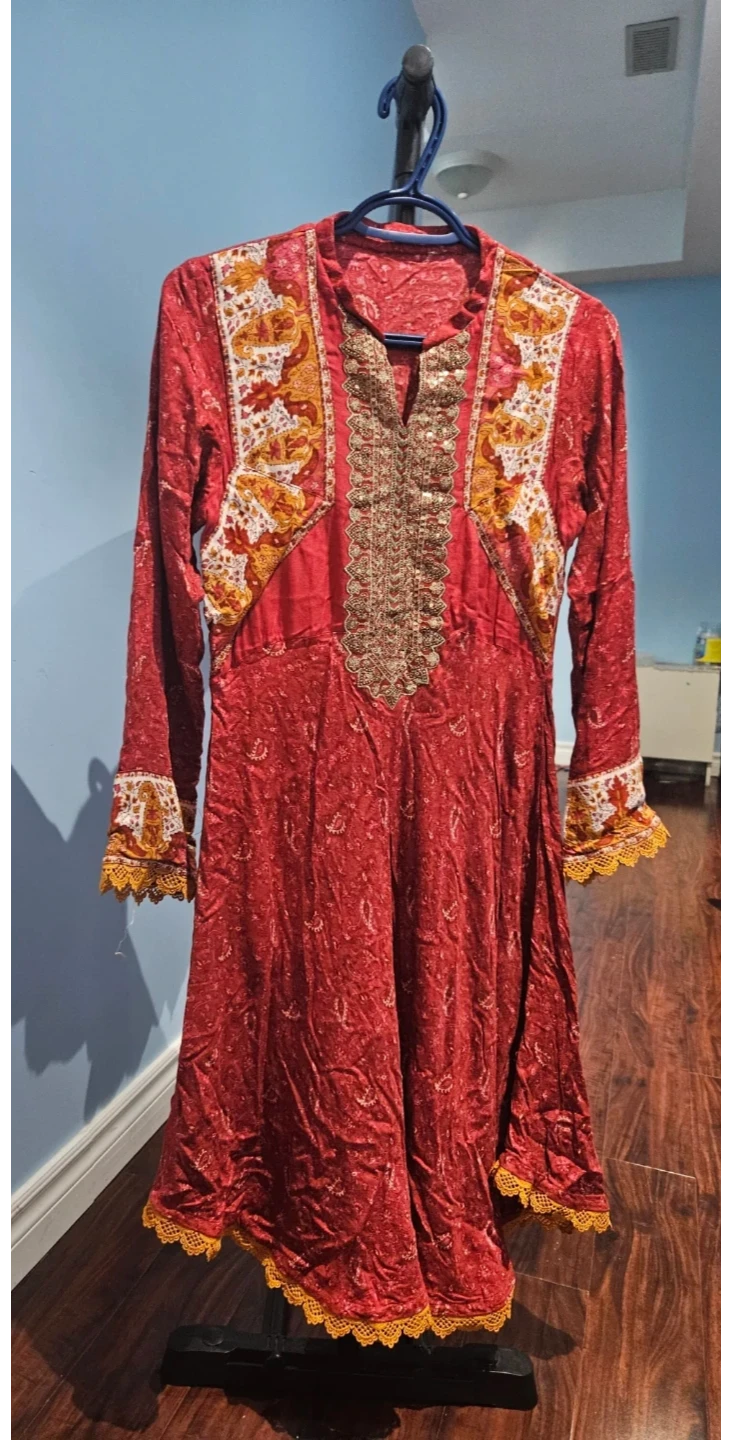 3 pcs Brick Red Embroidered Kurti with Paisley Print