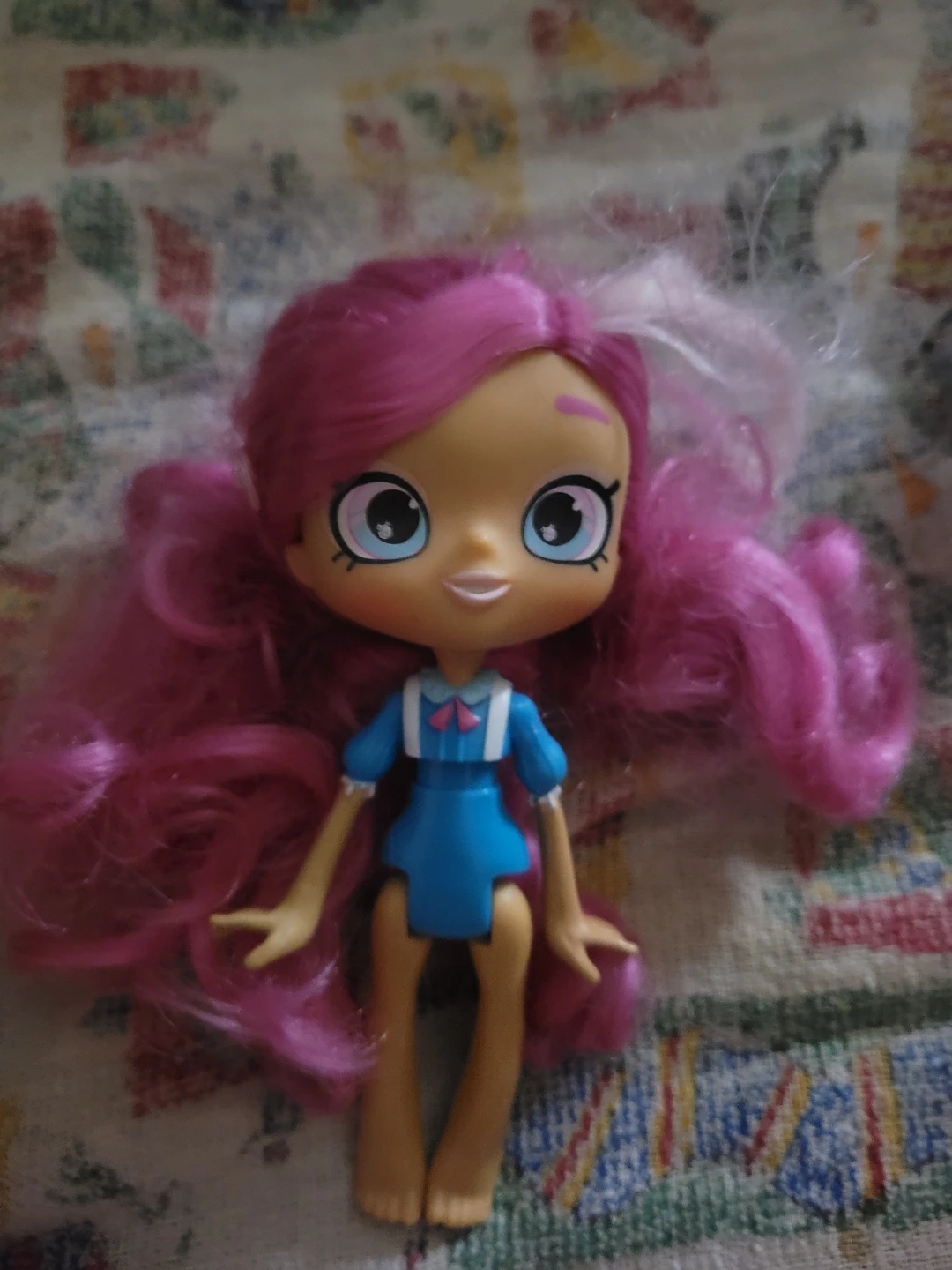Shopkins World Vacation Shoppies Zoe Zoom's Selfie Doll with