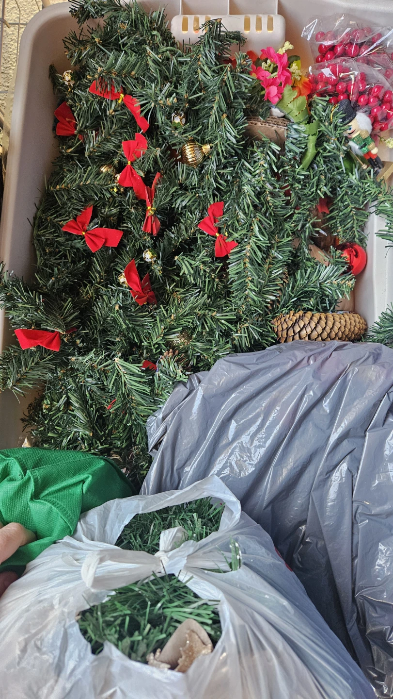 Set of 2 Artificial Christmas Wreaths