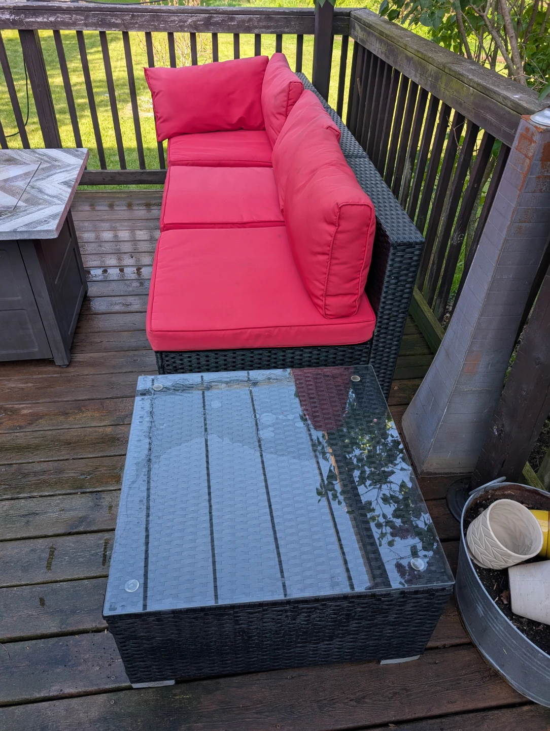 Wicker outdoor sectional sofa with red cushions - photo 2