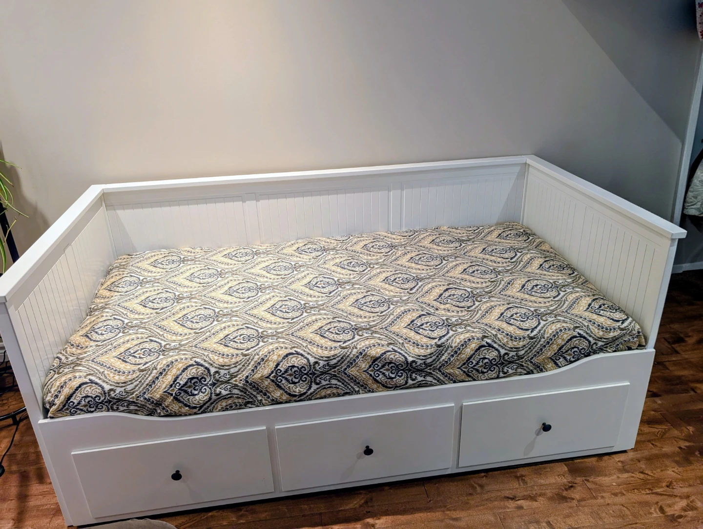 White Daybed with 3 Storage Drawers - photo 2