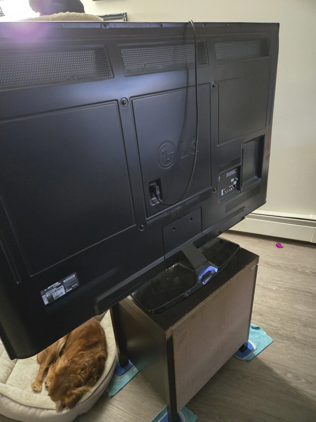 LG Television - photo 2