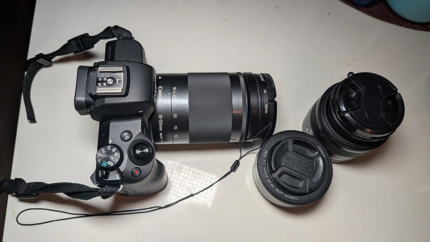 Canon EOS M50 Camera with 18-45mm and 22mm Lenses - photo 2