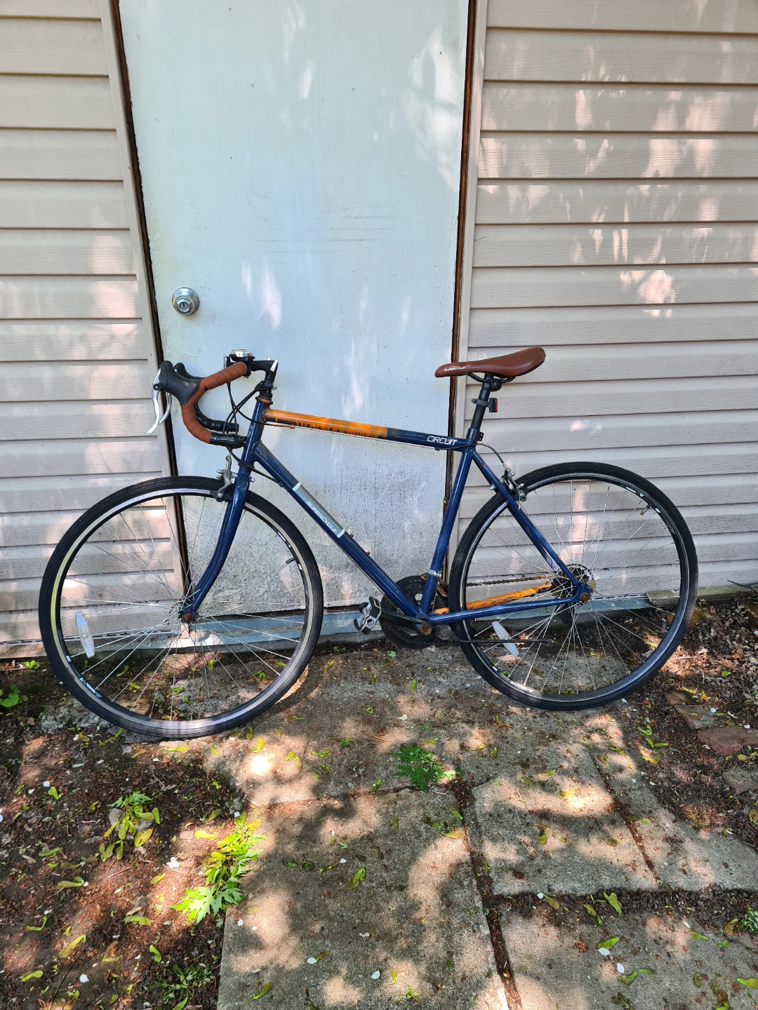 Circuit Road Bike