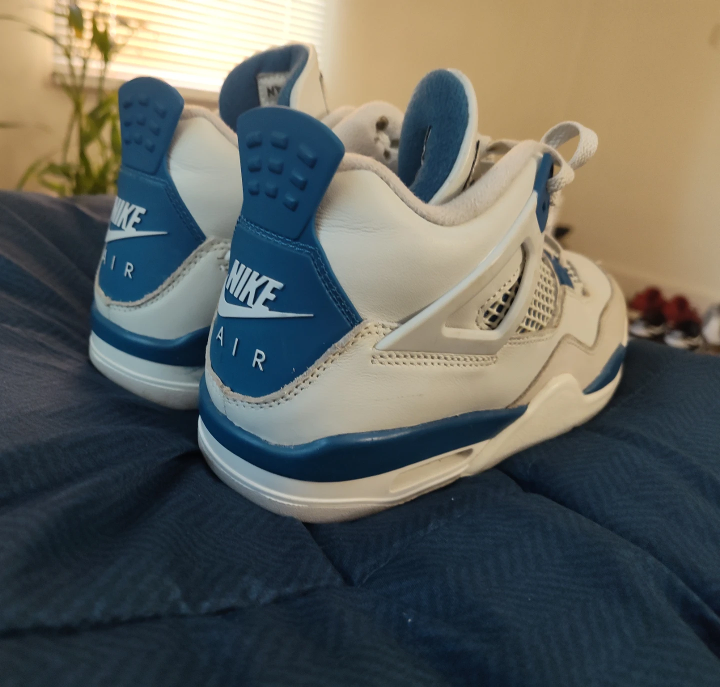 Youth Air Jordan 4 military blue - photo 5