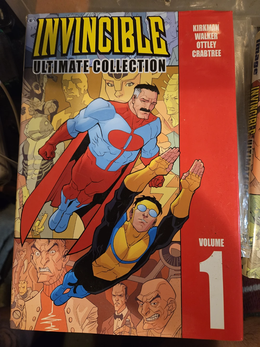 Invincible Ultimate Collection Volume 1