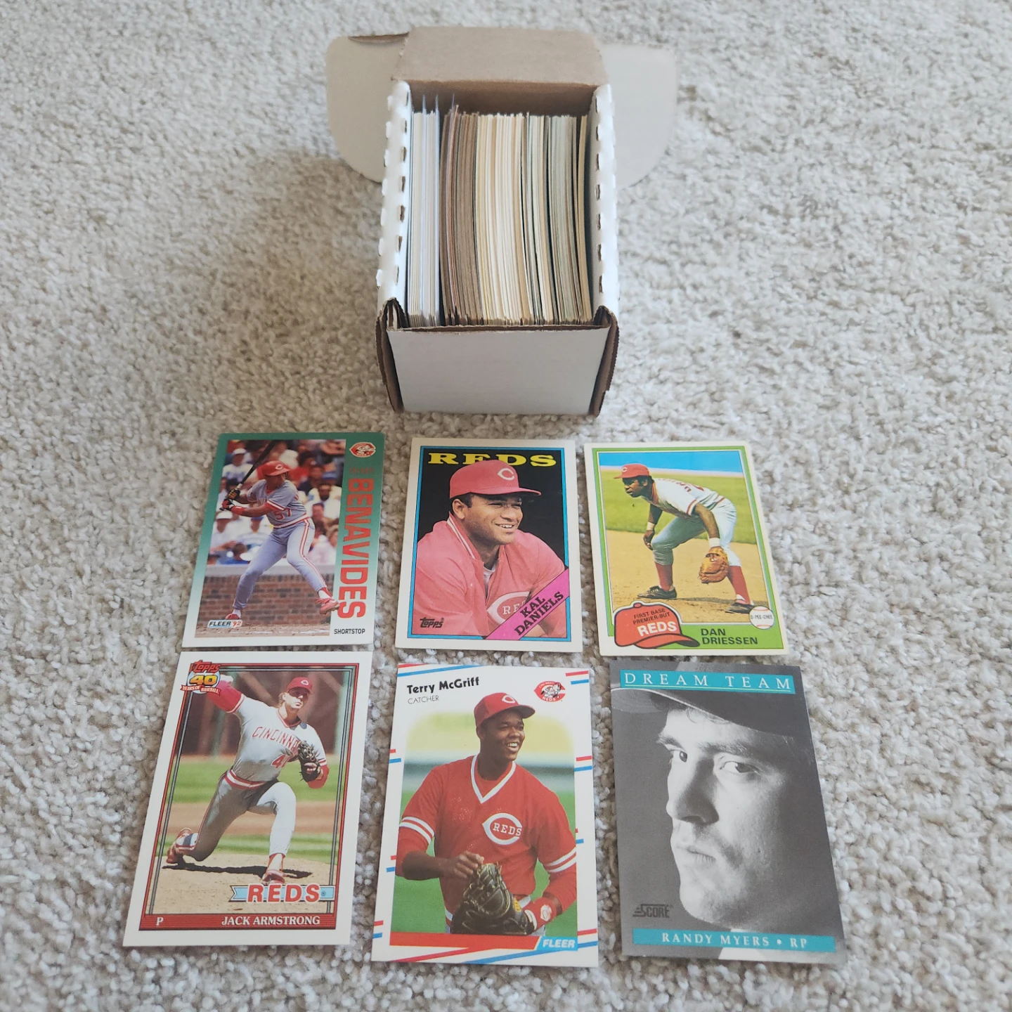 Cincinnati Reds, 100 Baseball Cards Team lot