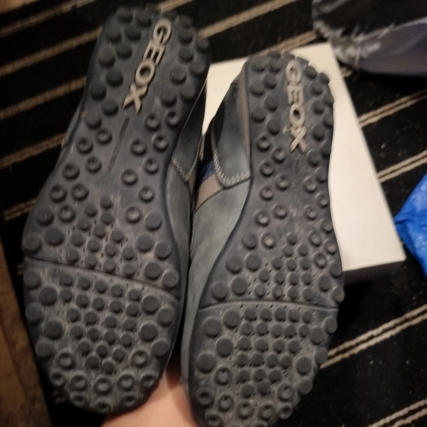 Size 1 (32 Eur) Geox Shoes in navy blue - photo 2