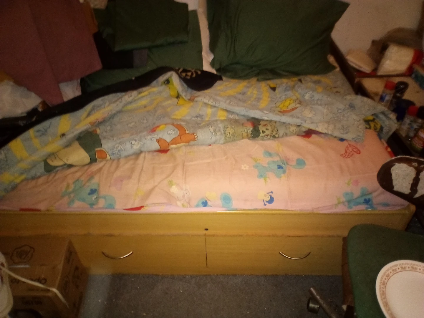 Twin size platform bed