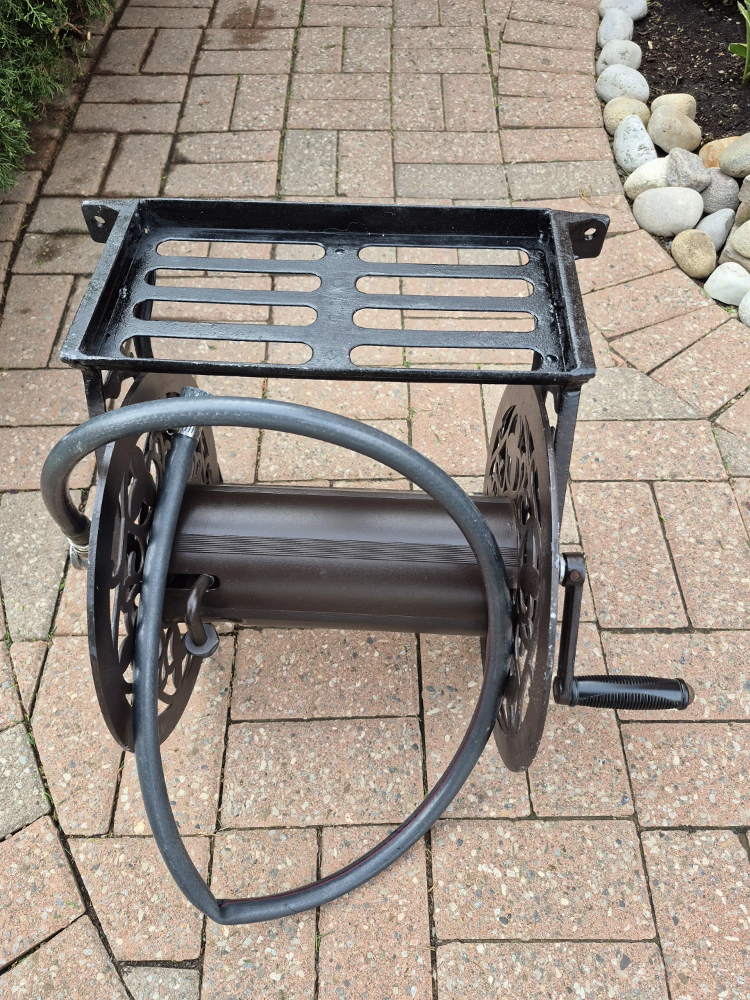 Beautiful Decorative Metal Garden Hose Reel Holder - photo 2