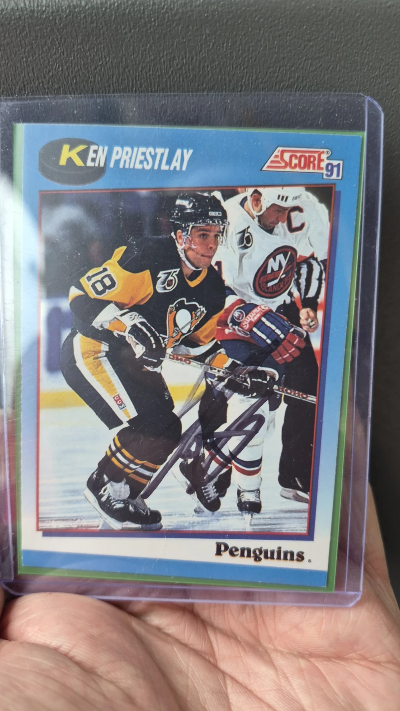 Collection of 5 Autographed Sports Cards - Hockey & Baseball - photo 4