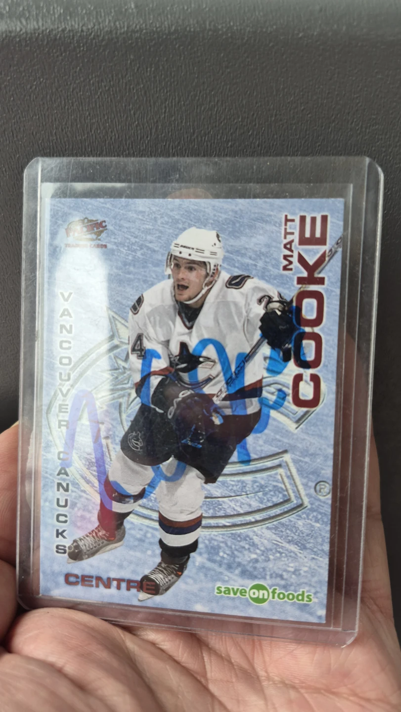 Collection of 5 Autographed Sports Cards - Hockey & Baseball - photo 5