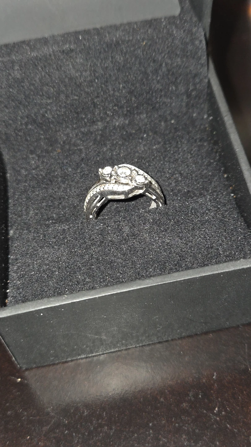 Diamond Engagement Ring - photo 3