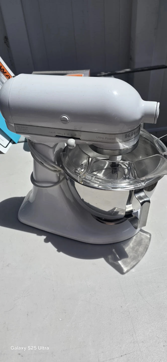 White KitchenAid Ultra Power Stand Mixer - photo 3
