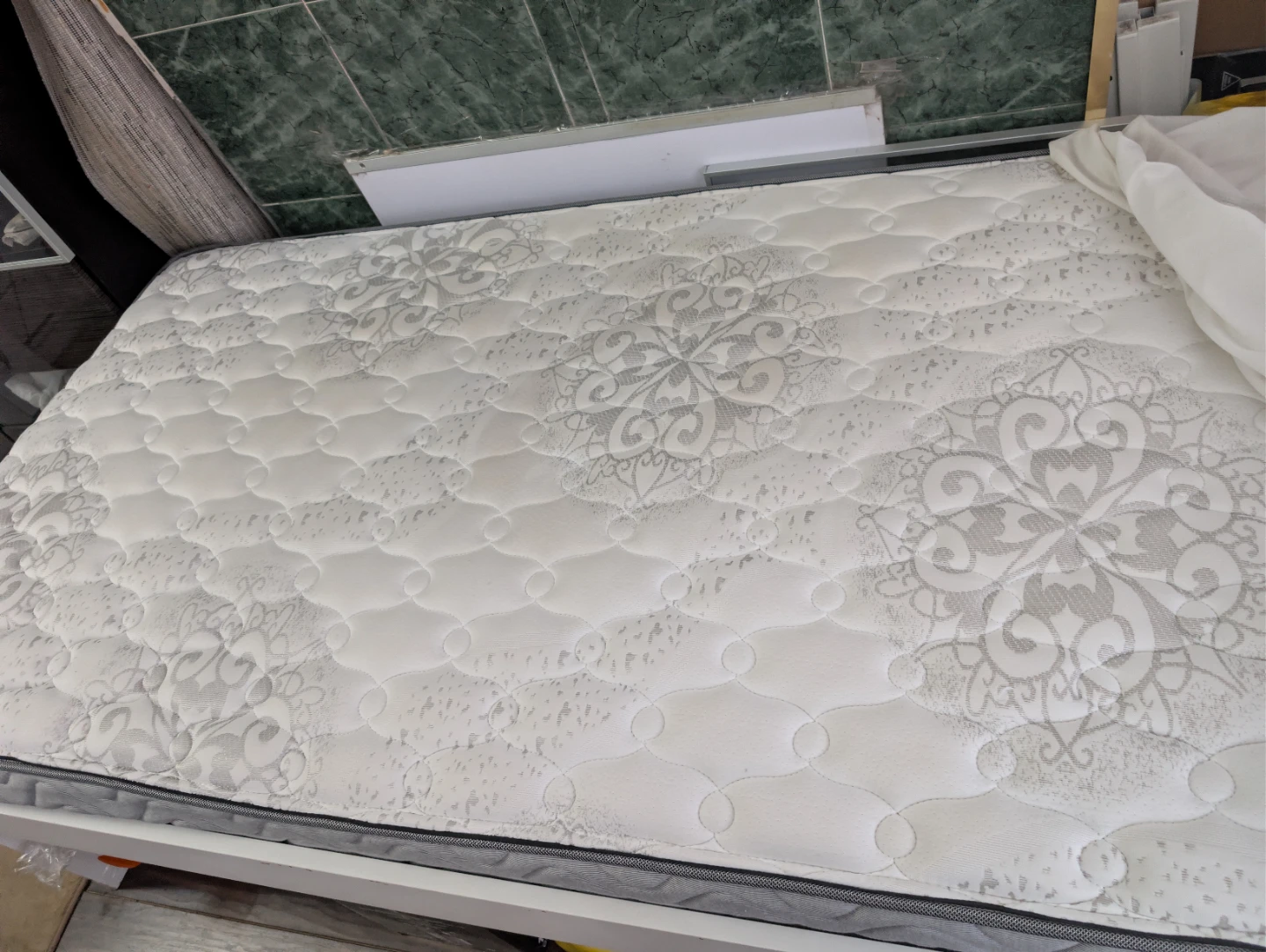 White single Size Mattress - photo 3