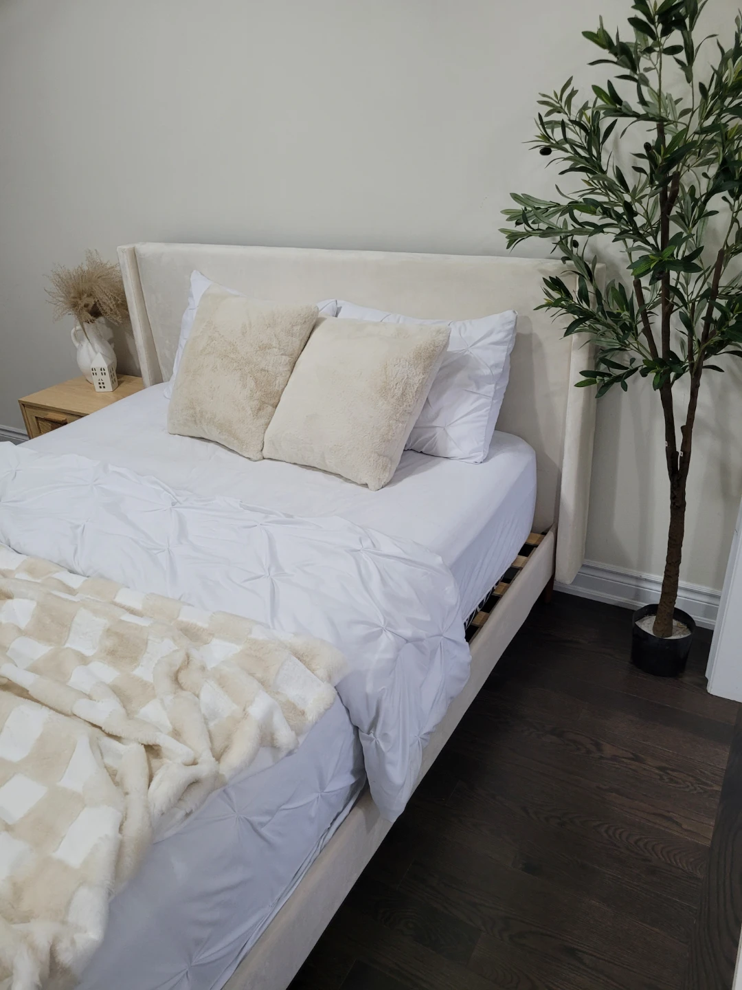 Cream Velvet Bed Frame with Wood Accents - photo 2
