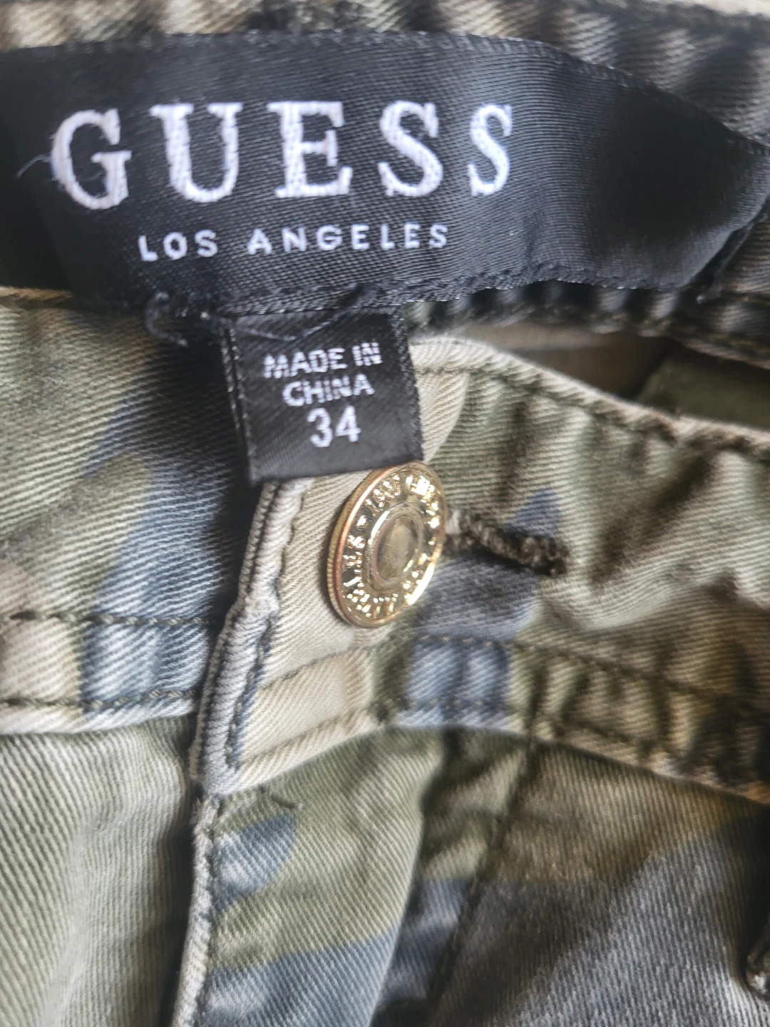 Guess Camo Cargo Pants Size 34 - photo 2