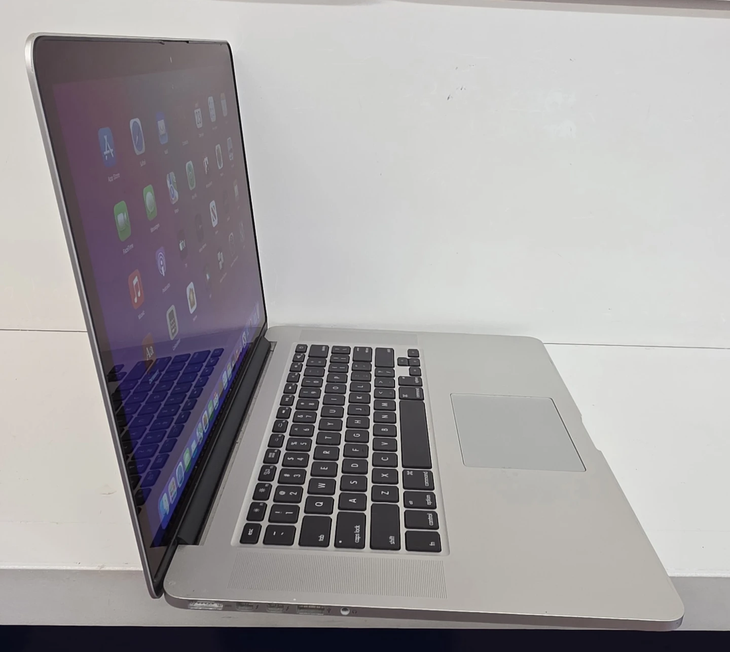 MacBook Pro (Retina, 15-inch, Mid 2015 -i7 - photo 3