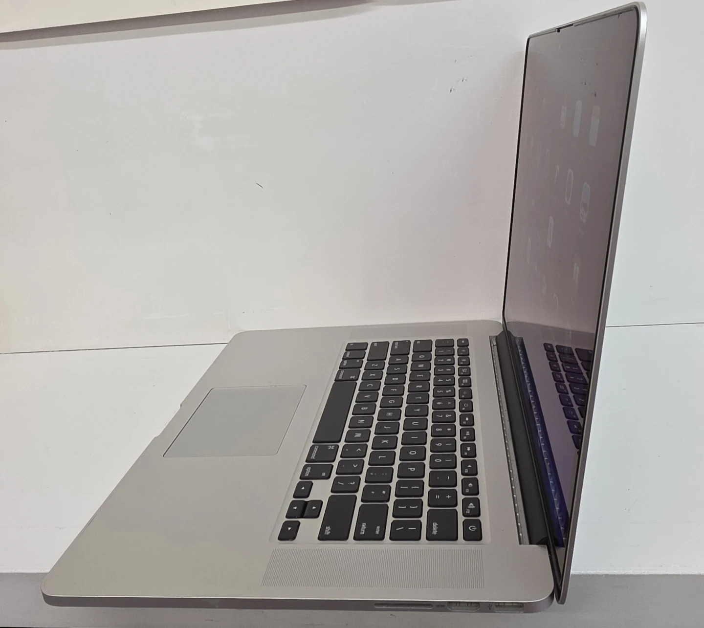 MacBook Pro (Retina, 15-inch, Mid 2015 -i7 - photo 4