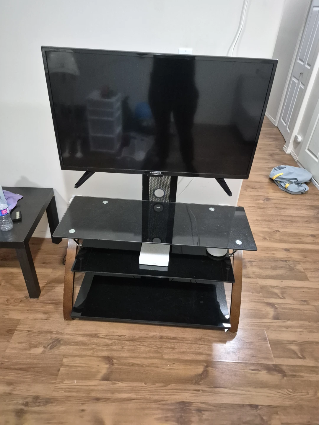 Element 32-inch TV and 3-Shelf Media Console