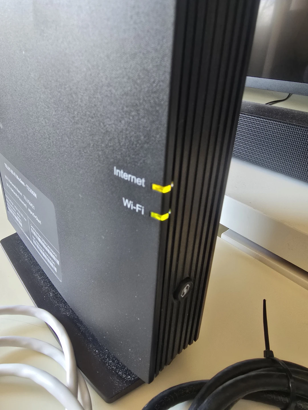 TELUS Wi-Fi Modem - T3200M - photo 5