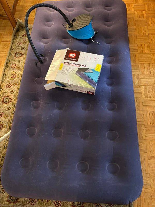 Outbound Twin Single-High Air Mattress with Pump - photo 5