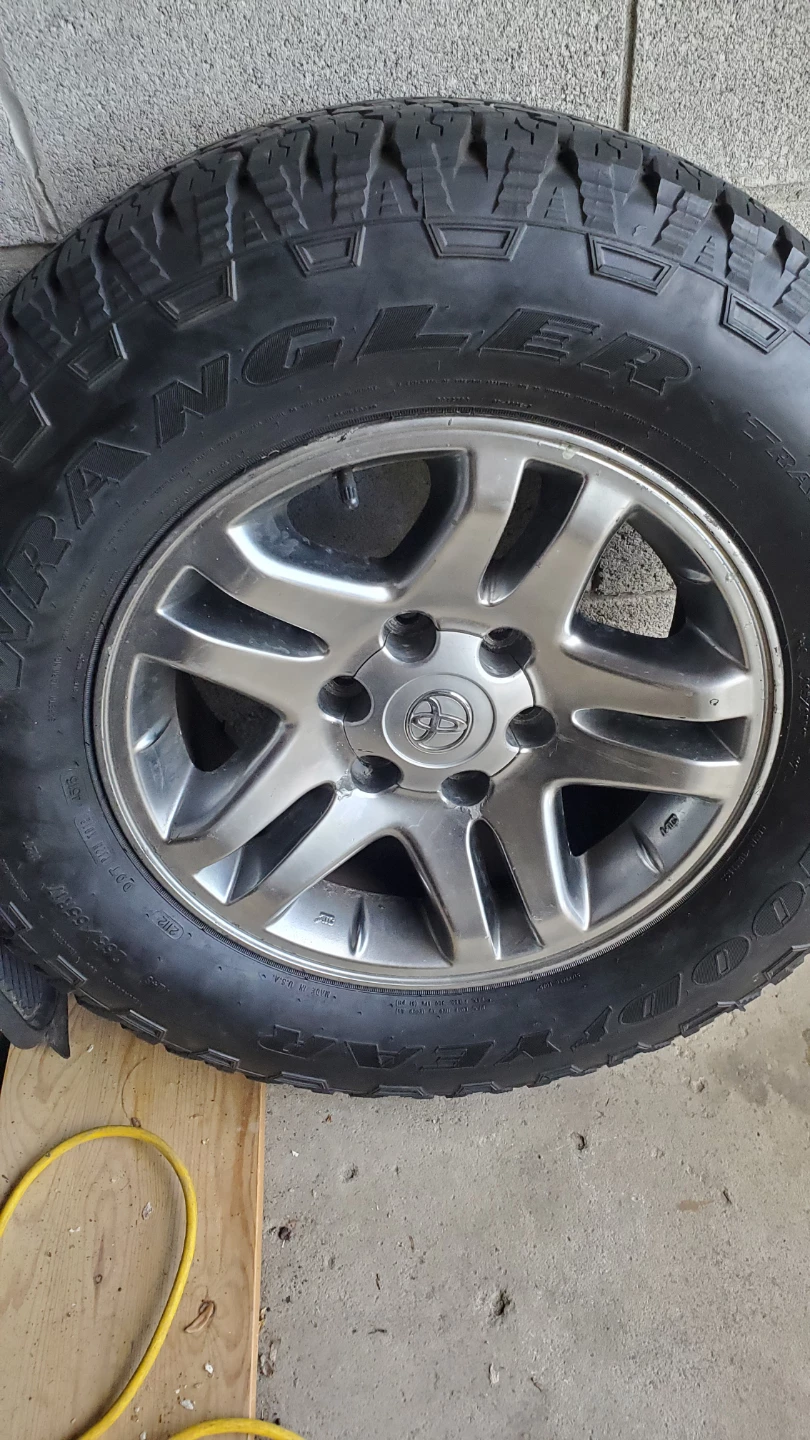 Goodyear Wrangler All-Terrain Tire 265/65R17