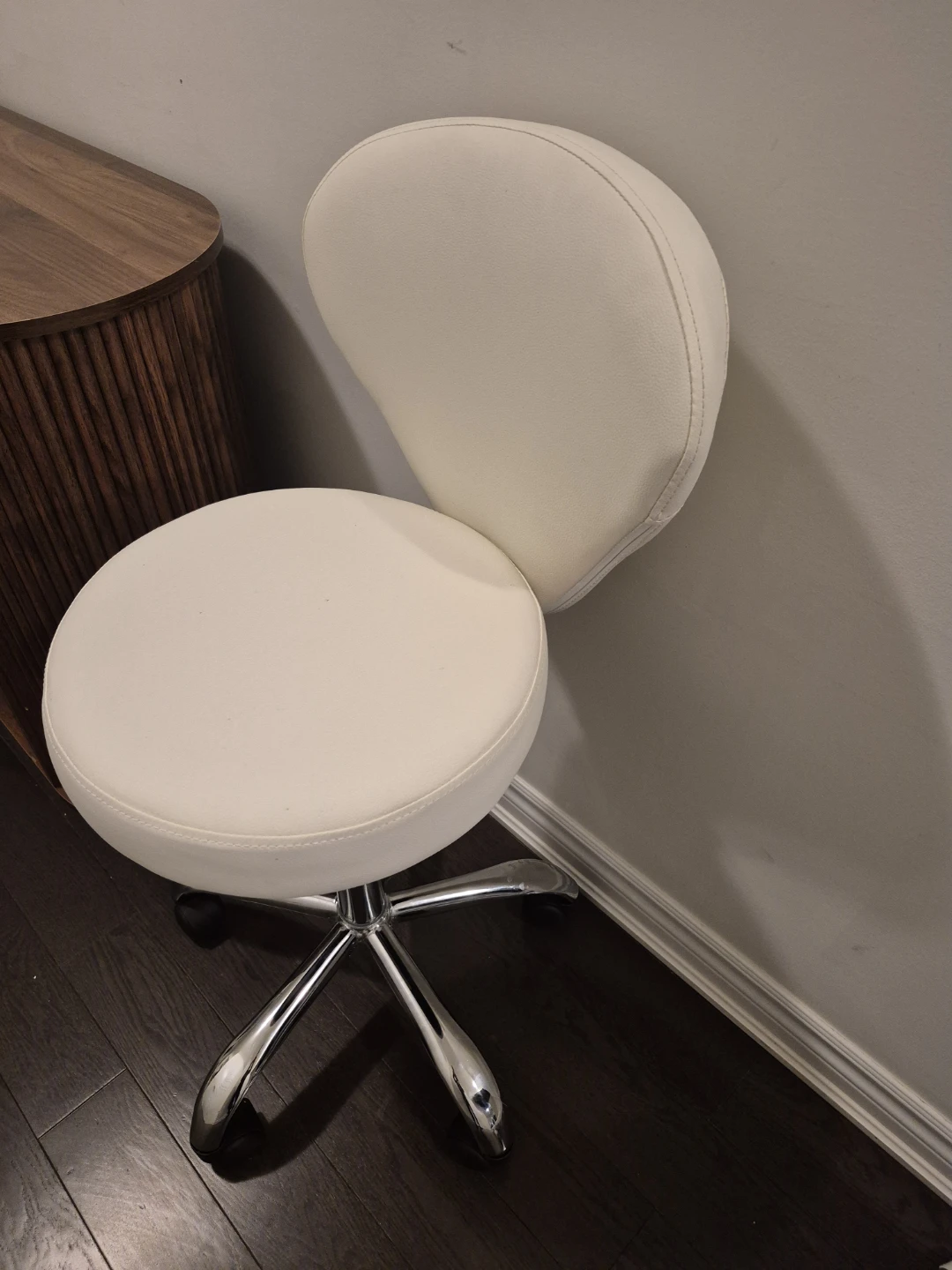 White Adjustable Rolling Office Chair - photo 2