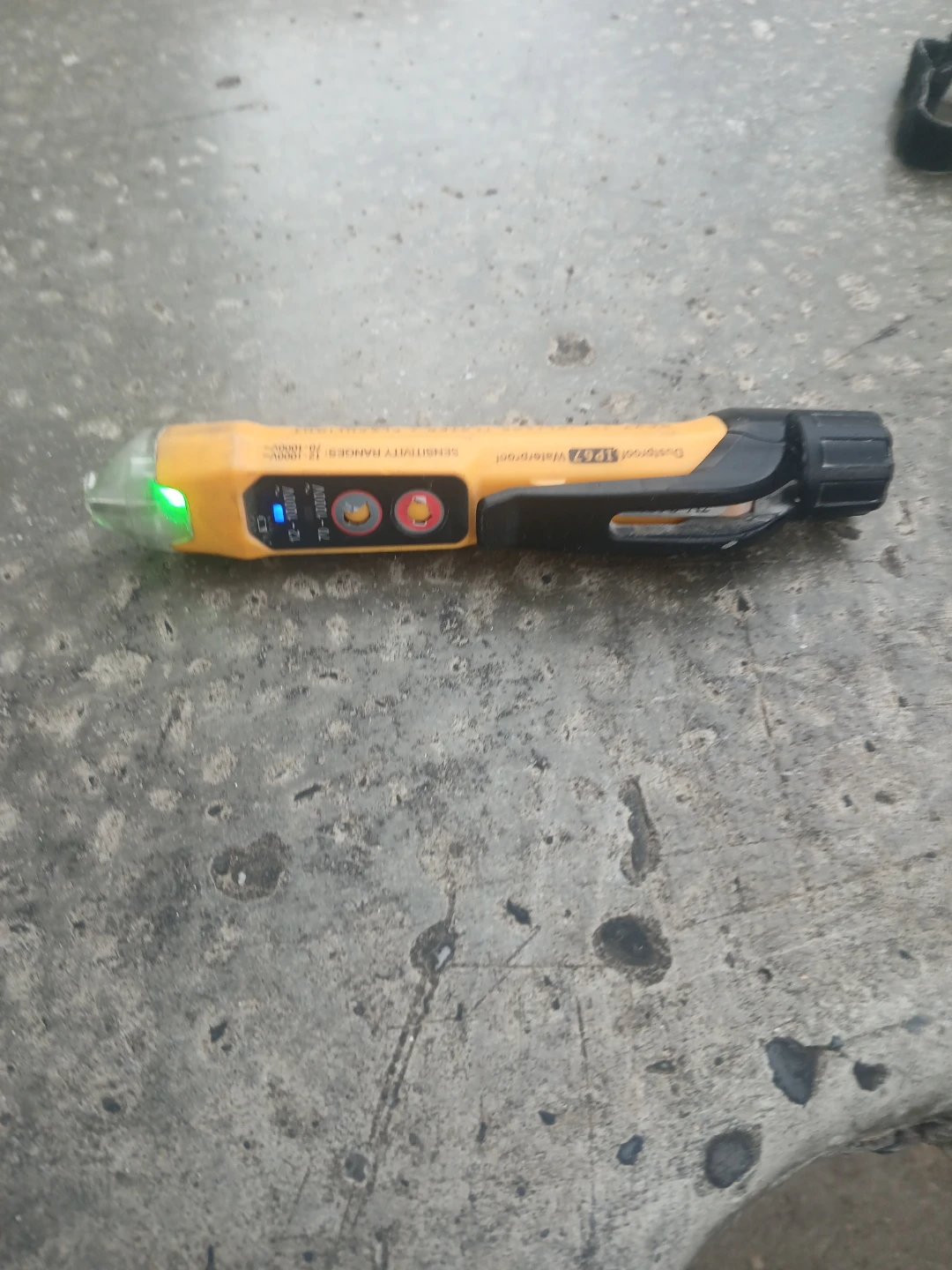 Voltage tester. - photo 5