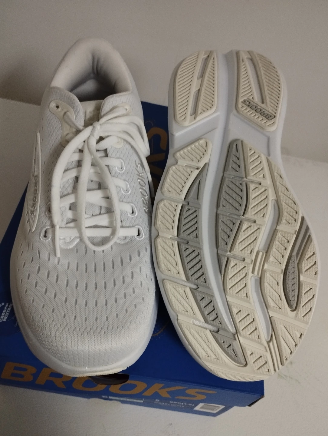 New in box New Balance 880 Brooks Ghost Max women's size 8 - photo 5
