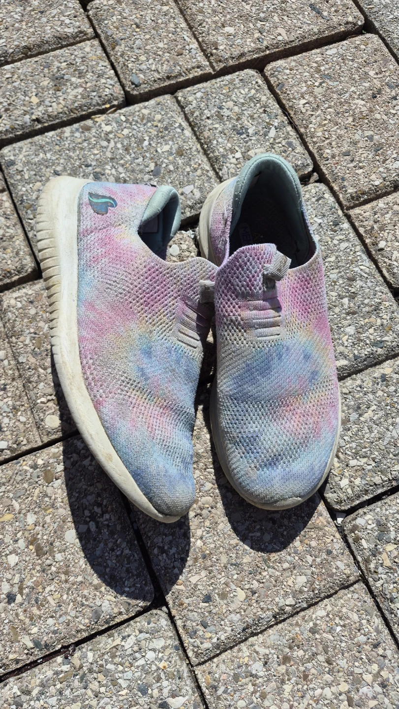 Sketchers girls size 4 shoes