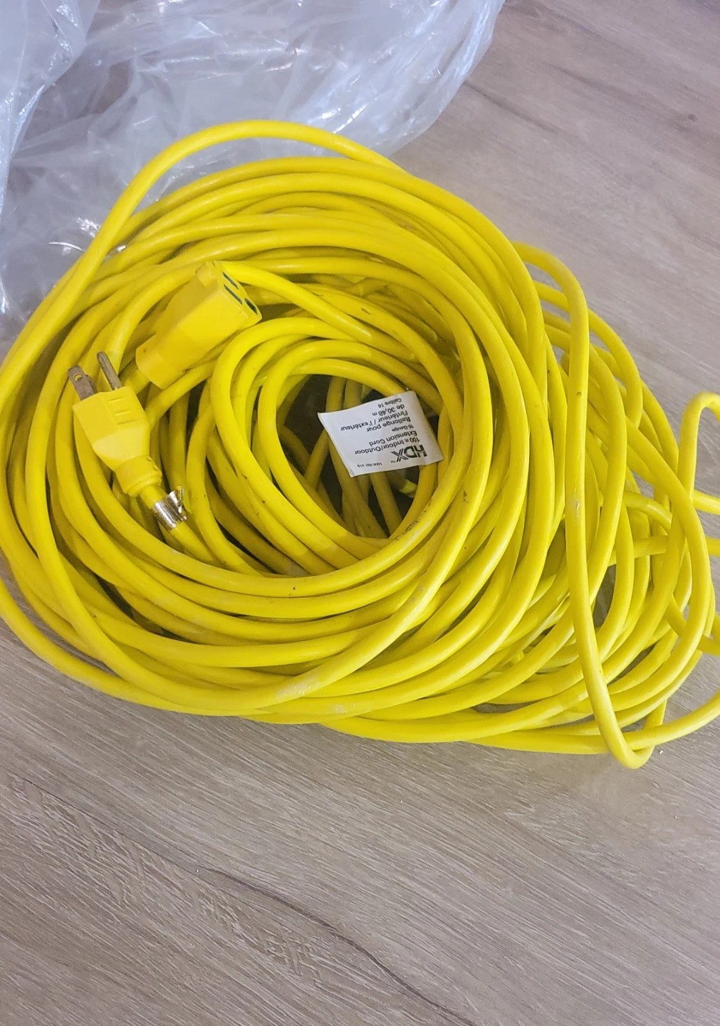 HDX 100 ft Yellow Indoor/Outdoor Extension Cord