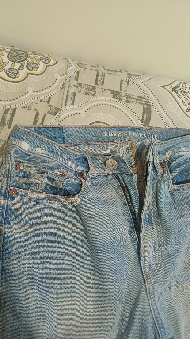 American Eagle Light Wash Distressed Denim Jeans - photo 3