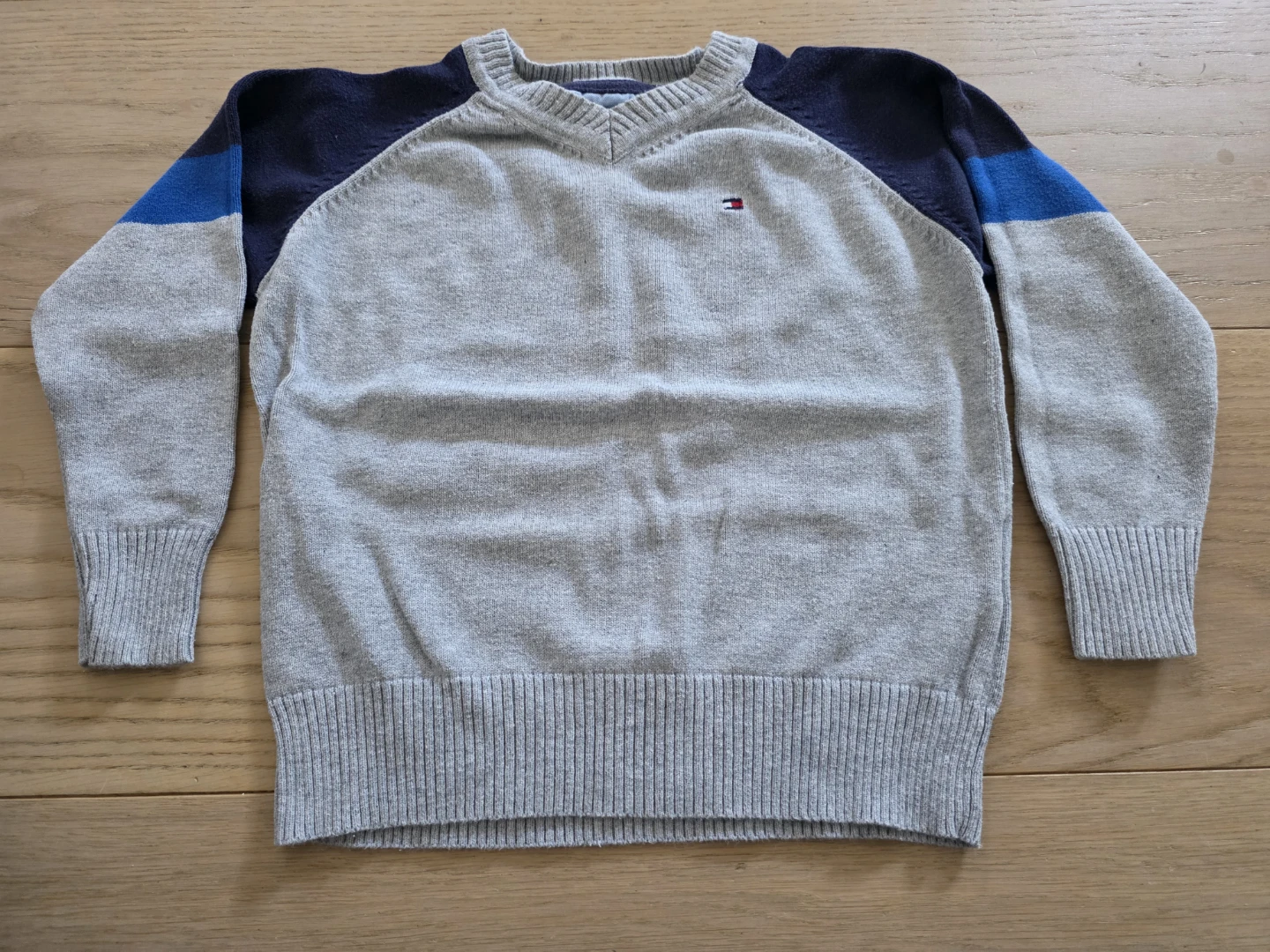3T Tommy Hilfiger Sweater