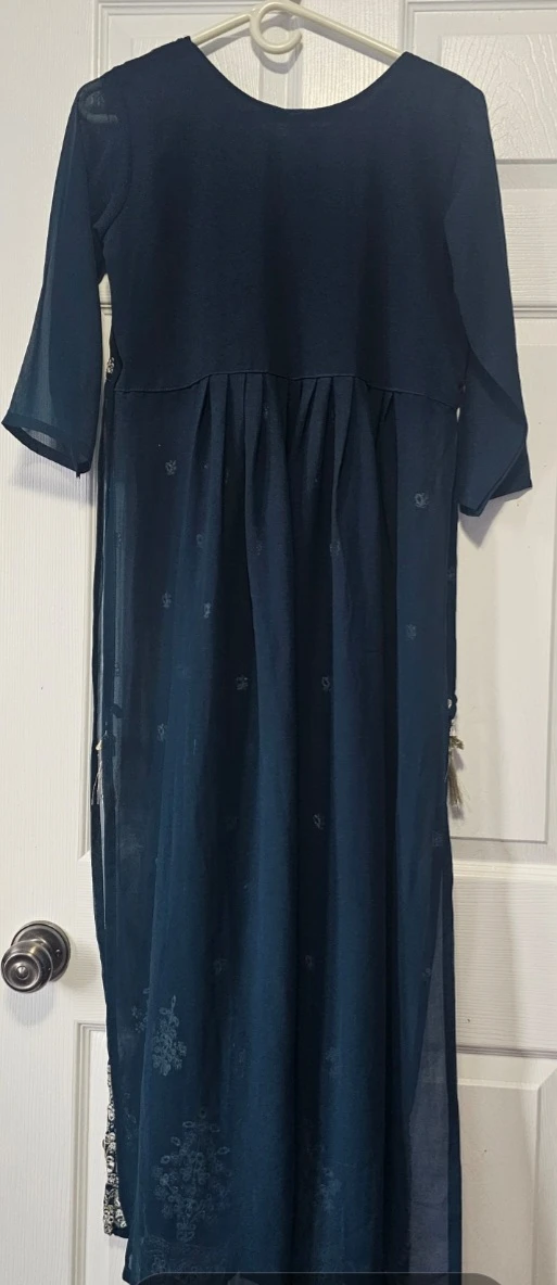 Beautiful Green dress with Dupatta - photo 2